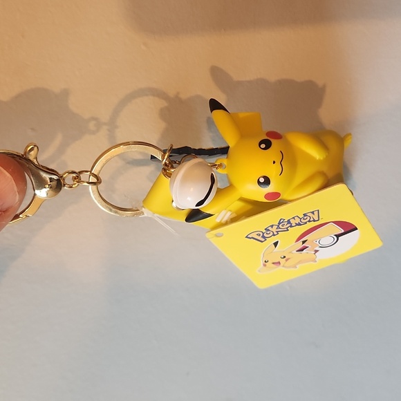 Pokémon Pikachu Keychain - Picture 2 of 3
